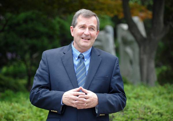 청교도와 개혁신학 전문가 조엘 비키는 미국 퓨리턴리폼드신학교의 학장이자 설교자, 목회자로서 저서 ‘개혁파 조직신학1: 신학서론’에서 신학 공부의 지도를 제시한다. 국민일보DB