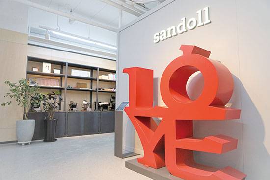 산돌의 글로벌 폰트 플랫폼 ‘산돌구름’은 7월 기준 24개의 국내외 폰트 기업, 스튜디오가 입점해 있으며 10개 국어 2만여종 이상의 폰트를 제공하고 있다. (산돌 제공)