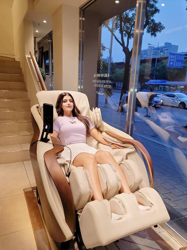 사진제공: 레베카, 촬영장소제공: 웰카페 압구정점 CERAGEM Wellcafe Apgujeong