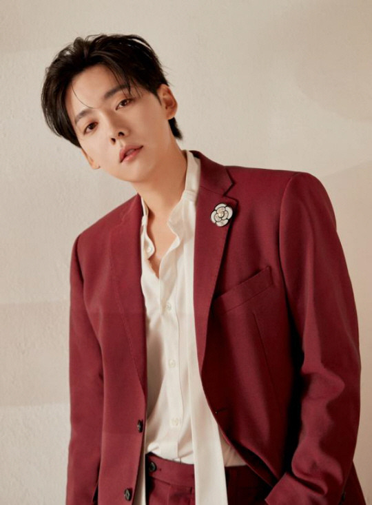 위너 김진우 :