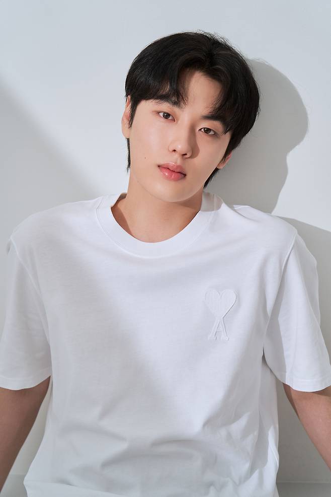 배우 윤현수. 아우터코리아 제공