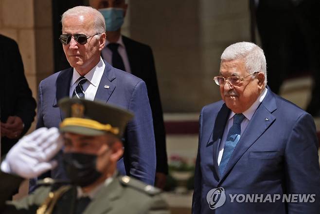 조 바이든 미국 대통령(왼쪽)과 마무드 아바스 팔레스타인 자치정부 수반(오른쪽) [AFP 연합뉴스 자료사진. 재판매 및 DB 금지]