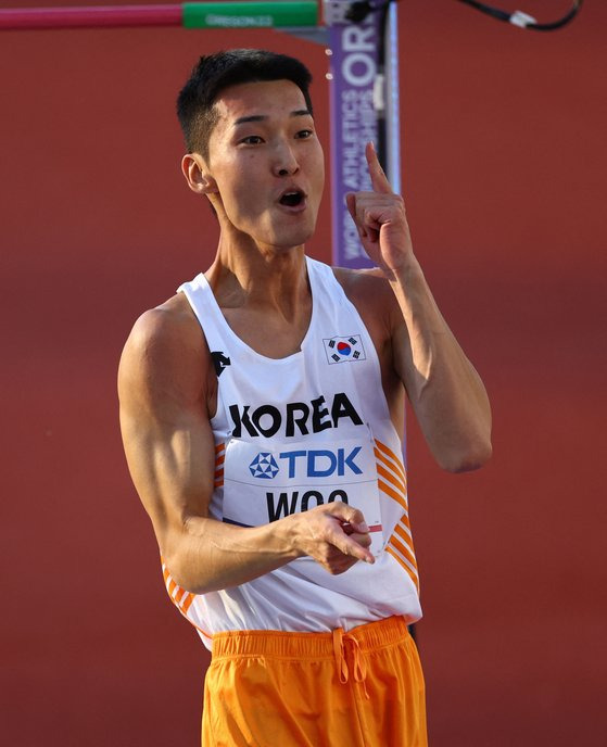 Athletics - World Athletics Championships - Men's High Jump - Final - Hayward Field, Eugene, Oregon, U.S. - July 18, 2022 South Korea's Sanghyeok Woo reacts during the men's high jump final REUTERS/Mike Segar  〈저작권자(c) 연합뉴스, 무단 전재-재배포 금지〉