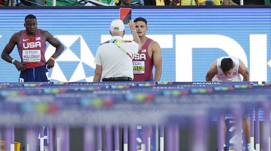 앨런은 0.099초의 출발 반응시간을 기록해 실격됐습니다. 출발반응 기준시간 0.1초보다 0.001초 빨랐기 때문입니다. (사진=EPA연합뉴스)