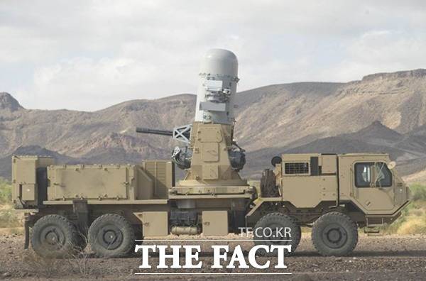 오시코시 전술트럭에 탑재한 C-RAM./아미레커그니션닷컴