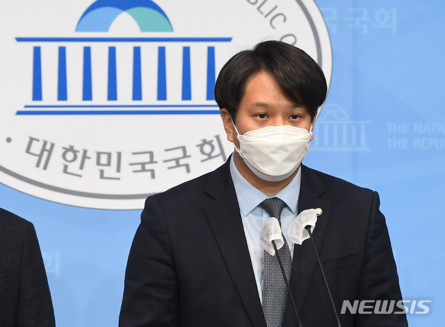 [서울=뉴시스]전진환 기자 = 전용기 더불어민주당 의원. (공동취재사진) 2021.04.09. photo@newsis.com