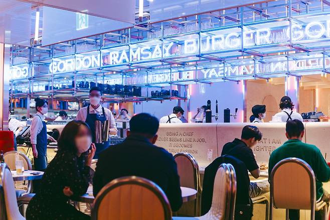 세련된 분위기에서 즐길 수 있는 고든램지버거