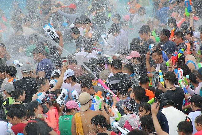 물축제 모습. <제공 = 장흥군>