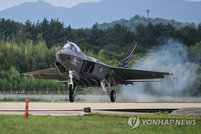KF-21 최초 비행 성공 [방위사업청 제공. 재판매 및 DB 금지] photo@yna.co.kr