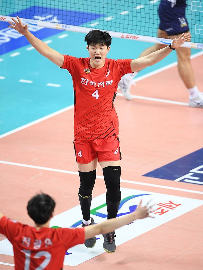 2017-18시즌 당시 한국전력 소속으로 활약했던 안우재(4번), KOVO 제공