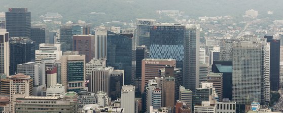 지난달 서울 남산에서 바라본 기업 빌딩숲. 연합뉴스