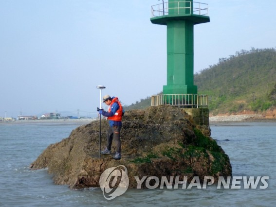 항만해역 수로측량 [연합뉴스 자료사진]