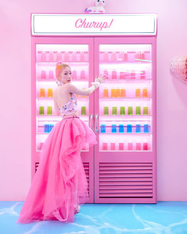가수 헤즈가 새 싱글 ‘Churup!’으로 돌아왔다. 그룹 시절 메인 댄서를 맡았던 그는 솔로 아티스트로서 다채로운 퍼포먼스를 선보일 예정이다.  | 멜로우엔터테인먼트 제공