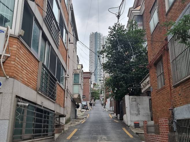 최근 공시가격 1억원 이하 거래가 늘어난 서울시 관악구의 한 빌라 밀집 지역 모습./오은선기자