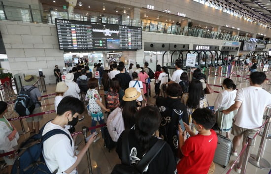 29일 오전 서울 강서구 김포공항 국내선 출국장/사진=뉴스1