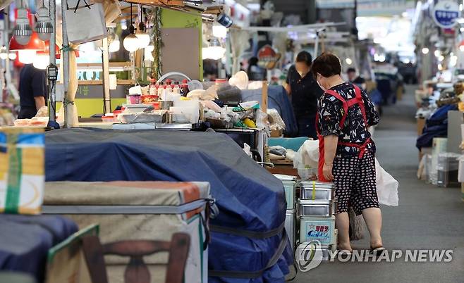 "재료비 상승에 경기침체 우려까지"…소상공인 경기전망 3개월째 하락 [연합뉴스 자료사진]