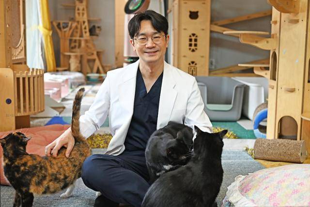 고양이 집사라면 한 번쯤 보셨을 윤샘.. 아니 윤홍준 수의사!