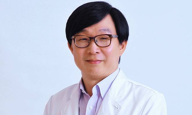 김붕년 서울대병원 소아청소년정신과 교수는 “자폐스펙트럼장애는 조기 개입이 중요하지만, 진단은 만 4∼5세에 머물러 있다”며 “영유아검진을 보완하는 자폐 선별평가 도구 개발과 자폐 진단을 위한 인공지능 플랫폼의 개발을 통해 명확한 자폐뿐 아니라 치료가 필요한 자폐 위기 신호를 조기에 선별하면 아이들에게 더 많은 기회를 찾아줄 수 있다”고 강조했다. 서울대병원 제공