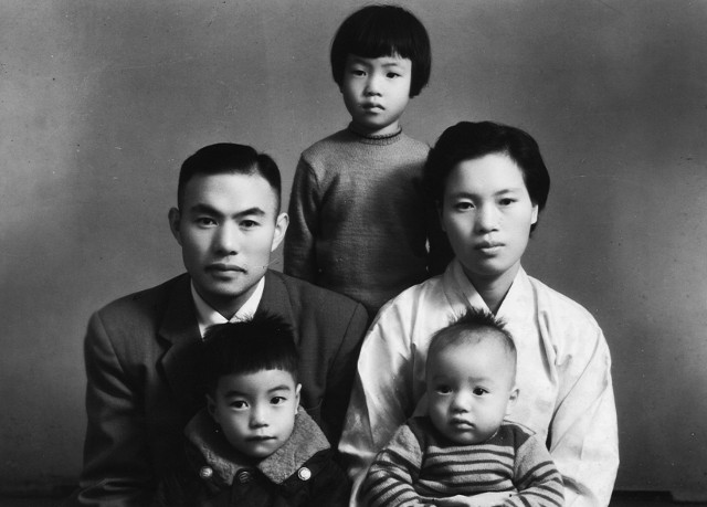 박희천 목사가 1962년 미국 유학을 떠나기 전 차진실 사모, 세 자녀와 함께했다. 박 목사는 차 사모와 동향이다.