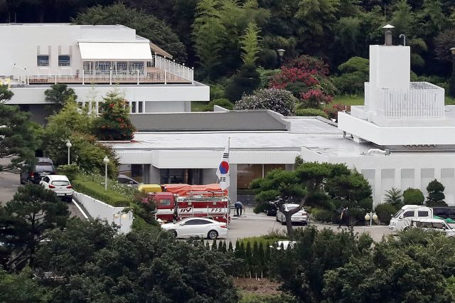 2일 대통령 관저로 쓰일 서울 한남동 외교부 장관 공관 리모델링 공사가 진행되고 있다. 뉴시스