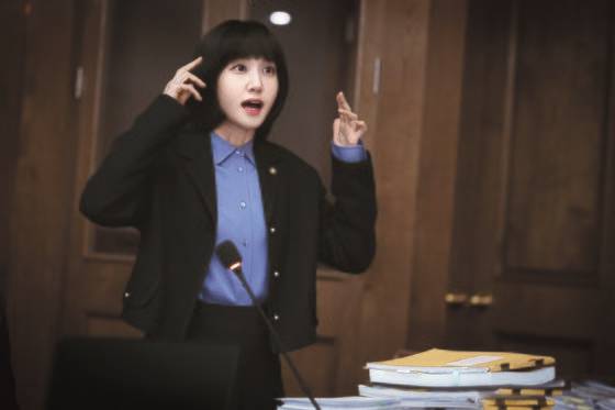 드라마 '이상한 변호사 우영우'에서 자폐스펙트럼장애를 가진 변호사로 나오는 우영우(박은빈 분). 사진 ENA채널