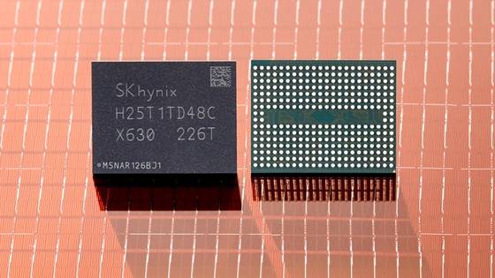 SK hynix' 238-layer 512-gigabyte NAND flash memory chip [SK HYNIX]
