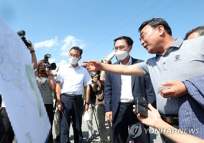 그린벨트 현황 소개하는 김두겸 울산시장 [울산시 제공. 재판매 및 DB 금지]