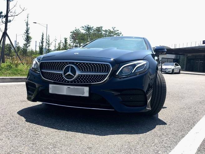 벤츠 E400 4MATIC. [자료 위키백과]