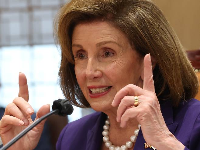 낸시 펠로시 미국 하원의장이 4일 서울 여의도 국회에서 열린 김진표 국회의장과의 회담에서 모두발언을 하고 있다. 김성룡 기자