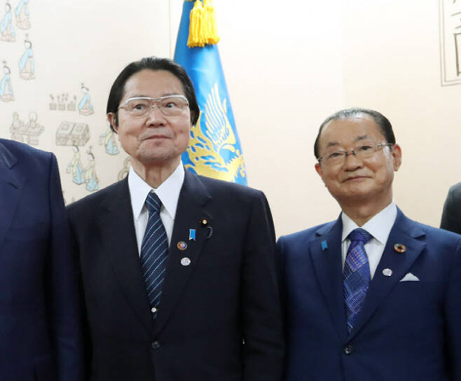 지난 5월 11일 일본 의원단이 윤석열 대통령을 예방한 당시 기념사진. 왼쪽이 에토 세이시로 전 부의장이다. 사진=뉴시스