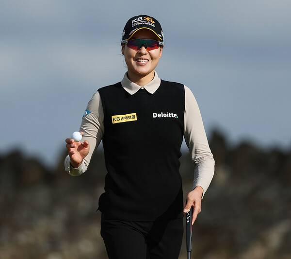 2022년 미국여자프로골프(LPGA) 투어 메이저 골프대회 AIG여자오픈에서 우승 경쟁에 뛰어든 전인지 프로가 3라운드에서 경기하는 모습이다. 사진제공=Naomi Baker/R&A/R&A via Getty Images