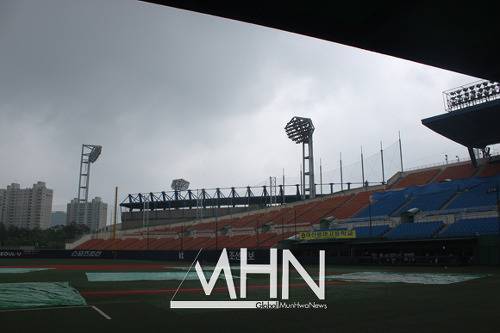 대통령배 전 경기가 9일에서 11일로 이틀 순연됐다. 자료사진ⓒ김현희 기자