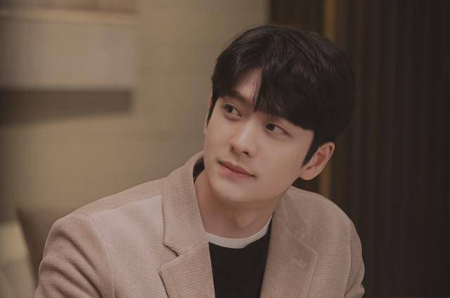 '이상한 변호사 우영우'에 출연 중인 강태오가 대세 행보를 걷고 있다. 에이스토리, KT스튜디오지니, 낭만크루 제공