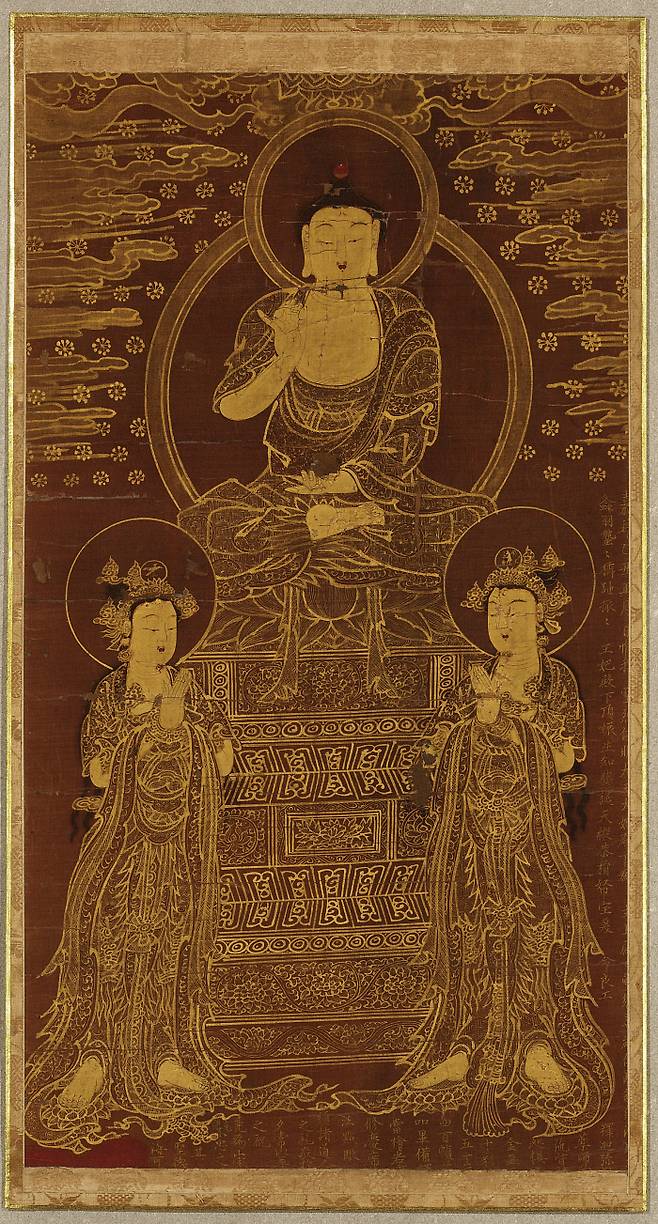 ‘회암사명 약사여래삼존도’(보물). 1565년(명종 20) 중종 계비 문정왕후(1501~1565)가 명종의 만수무강과 왕비의 후손탄생을 기원하며 제작한 400점의 불화 중 하나이다. 회암사의 낙성에 맞춰 조성된 것이다. 문정왕후가 발탁한 보우 스님이 쓴 화기(畵記)에 따르면 당시 석가약사·미륵·아미타불 등 모든 부처와 보살을 소재로 하여 금니화(金泥畵)와 채색화(彩色畵) 각 50점씩 조성했다고 한다. |국립중앙박물관 소장