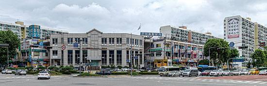 서울 대표 재건축 단지인 강남구 대치동 은마아파트와 은마종합상가 전경. (윤관식 기자)