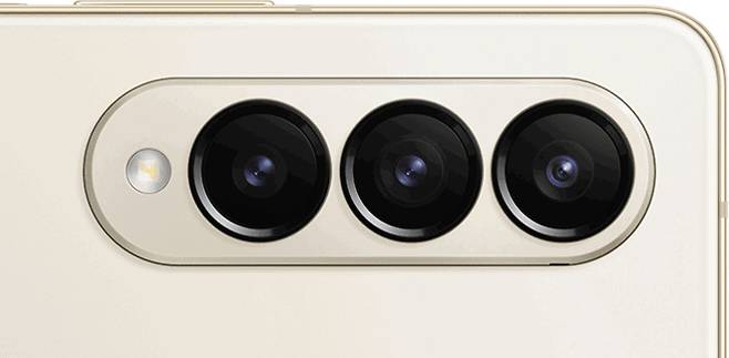 갤럭시Z폴드4의 외부 카메라. [사진 출처 = 윈퓨처]