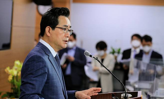 정황근 농림축산식품부 장관이 10일 대통령실 업무보고에 앞서 세종 정부청사에서 기자간담회를 열고, 업무보고 주요 내용을 설명하는 간담회를 열었다. [사진 = 농림축산식품부 장관]