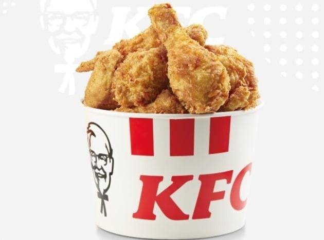 KFC는 지난달 일부 메뉴의 가격을 200∼400원 올렸다. 사진=KFC 홈페이지