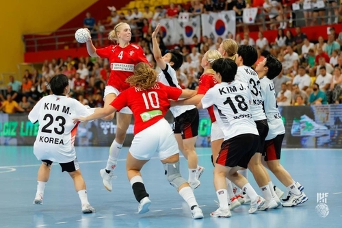 한국과 덴마크의 결승전 경기 모습.
[국제핸드볼연맹 인터넷 홈페이지 사진]