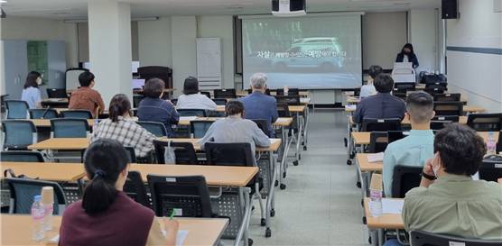 인터넷신문 위원회가 저널리즘 스쿨 상반기 진행결과를 공개했다. 사진은 지난달 29일 제1차 인터넷신문-생명지킴이 저널리즘 특별과정을 진행한 모습. /사진=인터넷신문위원회 제공