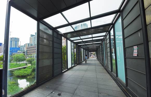 황학의 전설이 담긴 황학교.