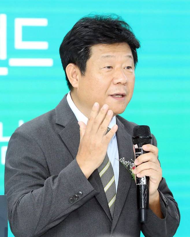 홍봉철 전자랜드 회장. /에스와이에스리테일 제공
