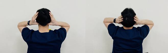 목 뒤쪽의 후두하근에 문제가 생기면 목의 회전, 굴곡, 신전(늘림)의 초기 동작에 제한이 생기고, 두통을 일으키거나, 후두부와 눈과 이마 쪽으로 통증이 방사되는 경우가 있다. 이러한 경우 후두하근 스트레칭을 해보자. 우선 귀 뒤에 튀어나온 뼈 아래쪽에 움푹 들어간 곳을 찾는다. 그곳을 엄지로 누른 상태에서 머리를 천천히 돌린다. 같은 강도로 누르면서 목을 굽히고 편다. 사진 제공=한림대 동탄성심병원 물리치료팀