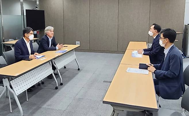 윤병태 나주시장, ㈜코리드에너지 김홍철 대표와 만나 투자유치 제안.