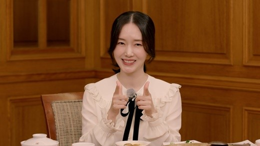 배우 이정현이 절친 손예진과의 에피소드를 공개했다. /사진=연중라이브 제공