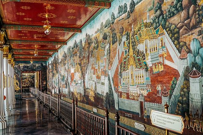 왕궁에서 유일하게 그늘이 되어 주는 회랑