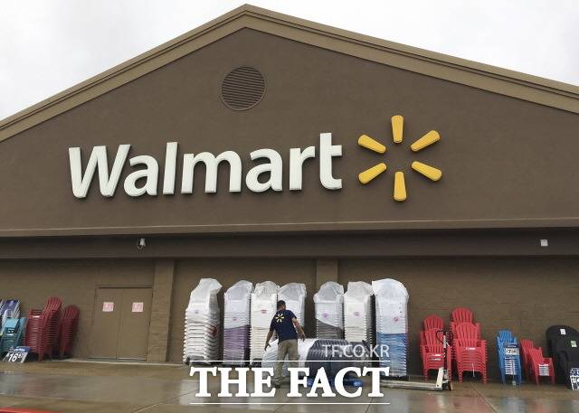 세계 500대 기업 중 1위인 미국의 유통대기업 월마트가 16일 2분기 실적을 공개한다.인플레이션과 공급망 차질로 지난해보다 부진한 실적을 내놓을 것으로 예상된다.  /뉴시스