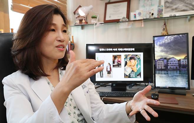 드라마 '이상한 변호사 우영우'가 신드롬급 인기를 모으면서 자폐스펙트럼 장애에 대한 관심 또한 커지고 있다. 지난 19일 천근아 연세대 세브란스병원 소아정신과 과장이 이와 관련 조선비즈와 인터뷰를 갖고 자폐스펙트럼 장애와 관련 이야기를 하고 있다. /남강호 기자