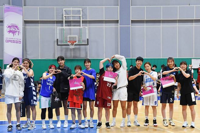 여자농구 국가대표 선수단이 방문했다. [사진 WKBL]