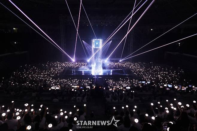 강다니엘 '화려한 첫 콘서트'[★포토]